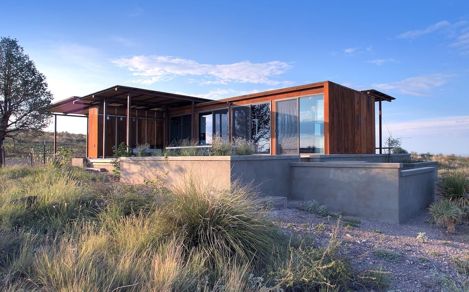modular container shop unit,prefabricated steel café kiosk,shipping container building for commercial use,modular container shop unit pros cons,best portable container shop,should I buy a modular container shop performance testing and real-world results