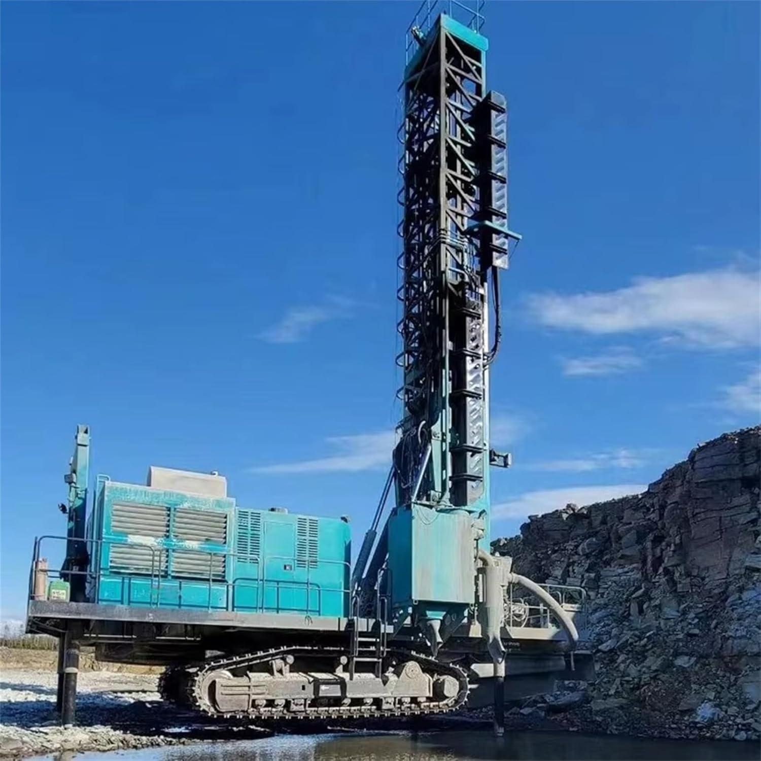 crawler water well drilling rig,tracked borehole drilling equipment,crawler drilling rig for deep wells,best crawler water well drilling machine,crawler drilling rig vs truck mounted,should I buy a crawler water well rig - detailed features and technical specifications